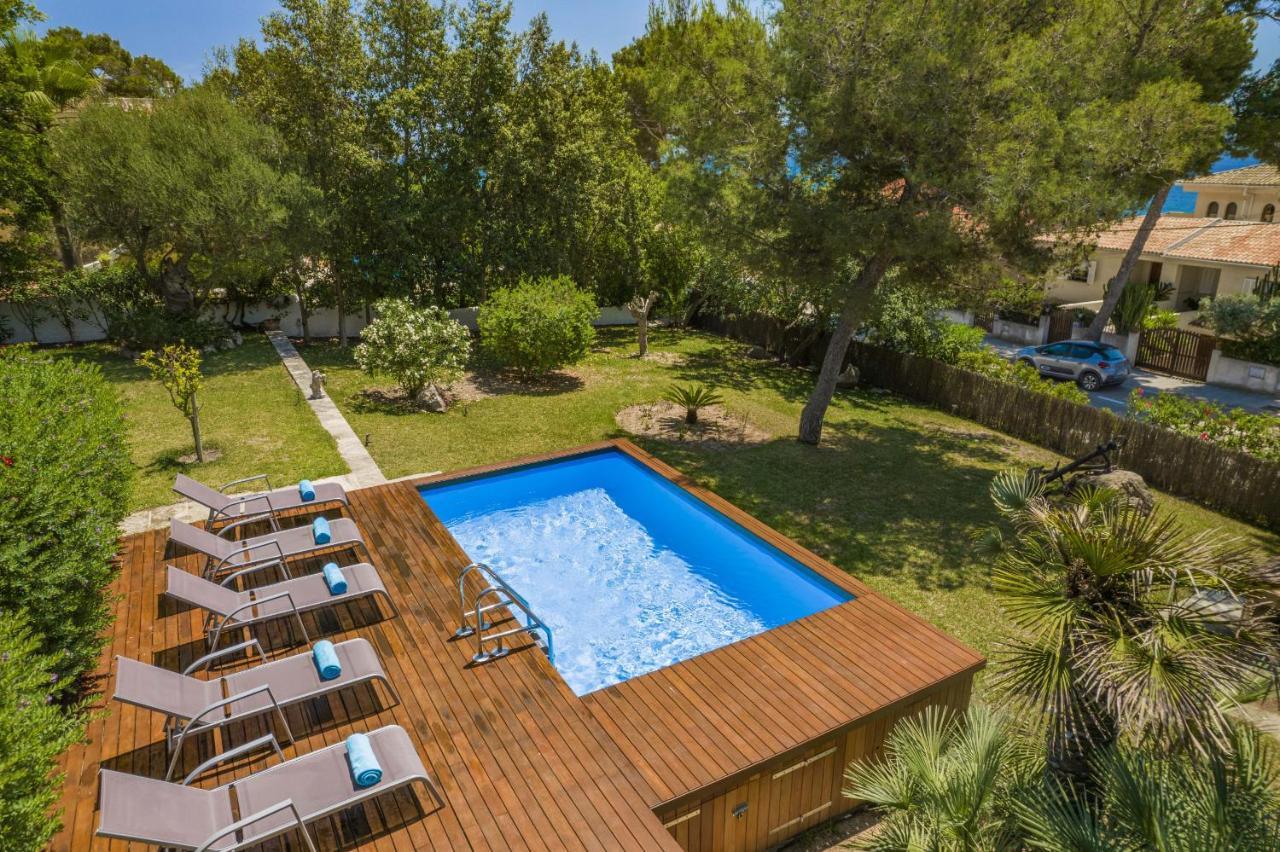 Alcanada Garden Villa *